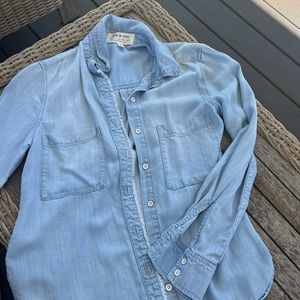 Cloth & Stone classic denim button down with raw edge detail, xs